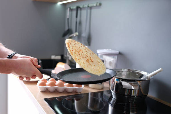 Mastering the Art of One-Handed Crêpe Flipping: Techniques and Tips from Chefs & Crêpiers